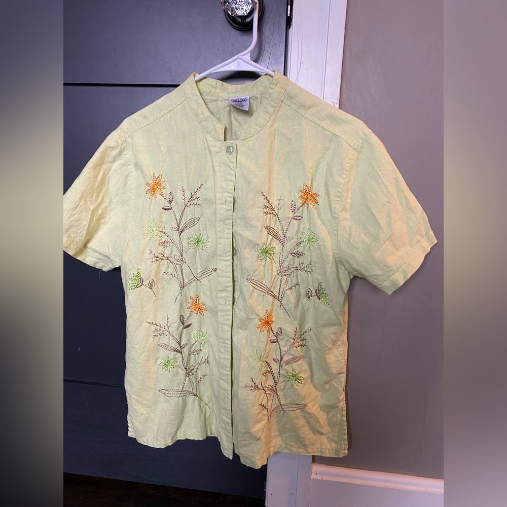 free floral blouse/button down
